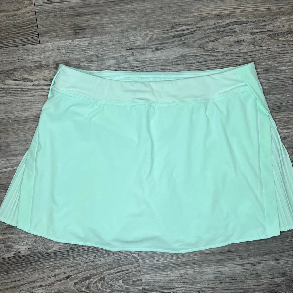 lululemon athletica Asymmetrical Skirt in Light Green - Picture 4 of 9